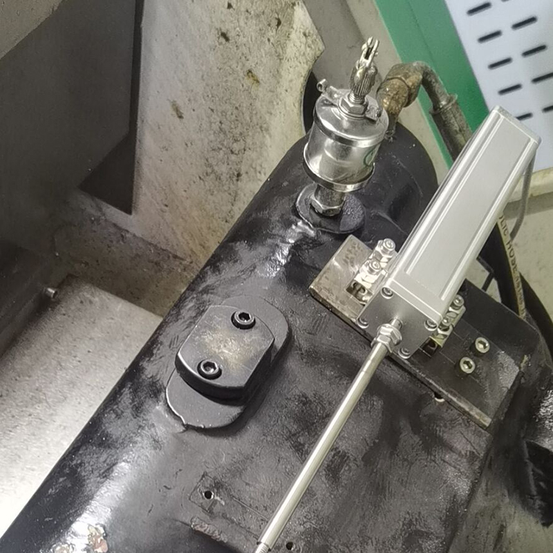 DHL防水型位移传感器用于加工中心工件测量系统